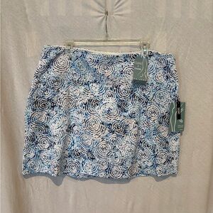 NWT Slender Shapes Blue and White Skort